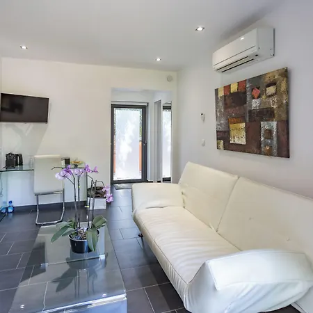 Hippocampe Bed & Breakfast 4*