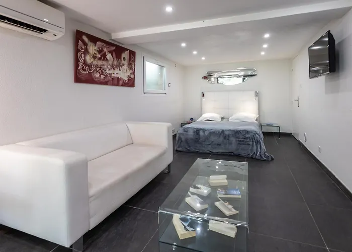 Hippocampe Bed & Breakfast 4*