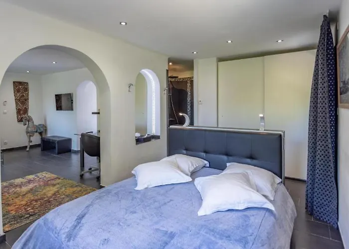 Hippocampe Bed & Breakfast 4*